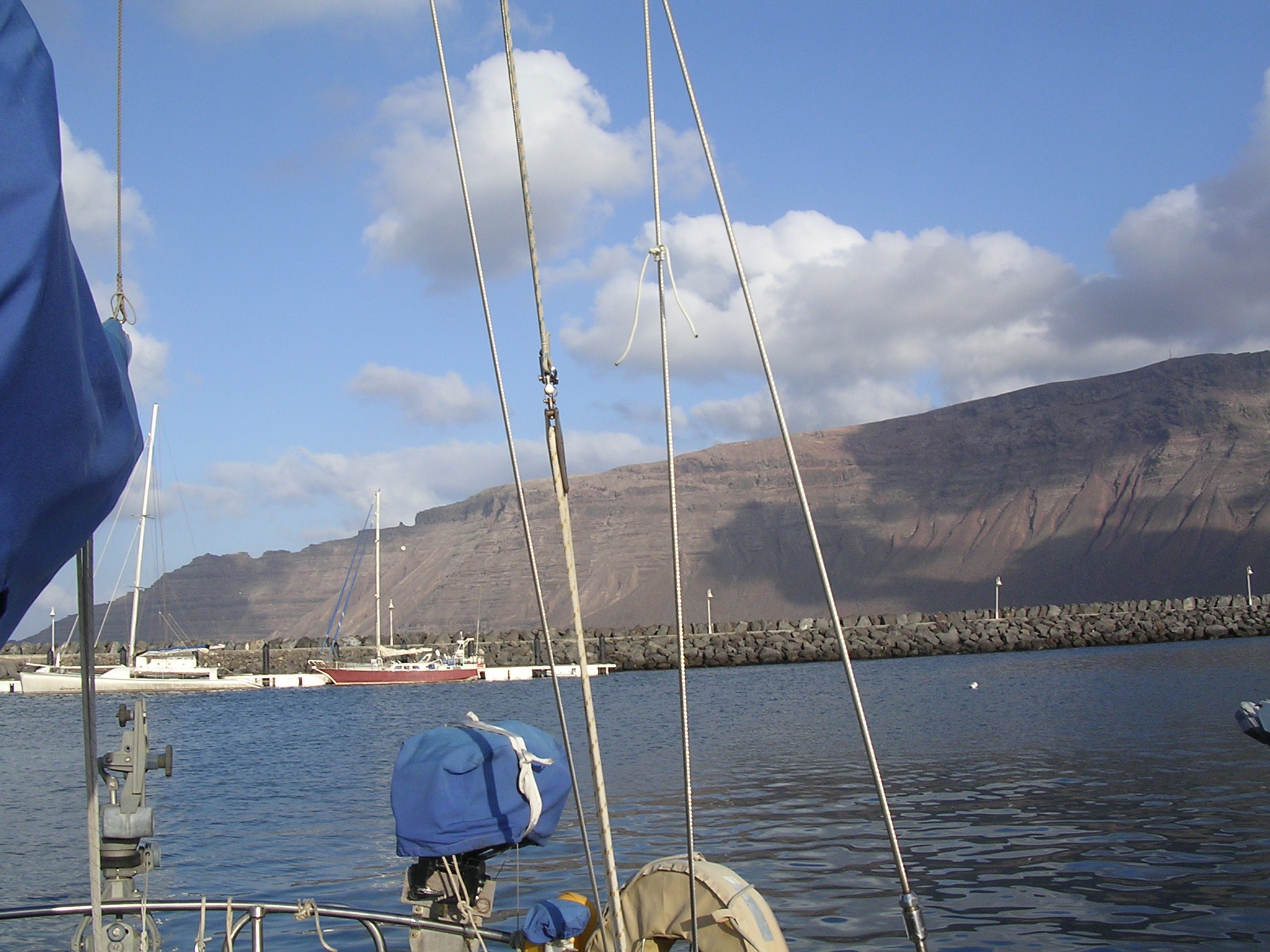 Cliff opposite Graciosa